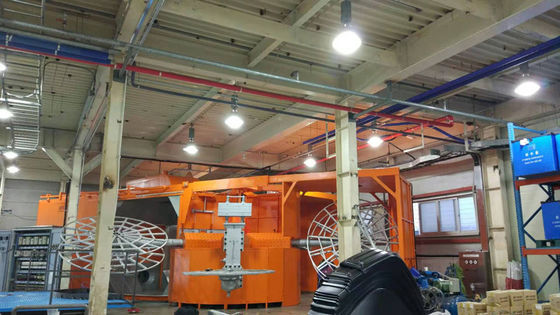 comprar Máquinas de moldagem de torre Roto, Máquina de moldagem giratória de três braços, Máquina de moldagem de plástico, Máquina rotoplástica de torre de pé livre, Fabricação em linha