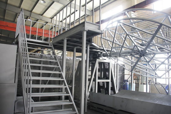 Sistema de controlo PLC Máquina de rotomoulding de tipo navio de poupança de energia Máquina profissional para a fabricação de tanques de água.