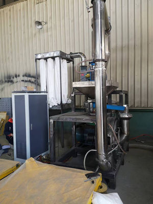 Equipamento de moldagem por rotação de plástico PE com cabeça de matriz de acumulador de ângulo de rotação personalizado
