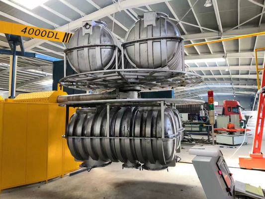 Máquina de moldagem rotativa de produção automática de tanques de água