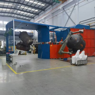 Produzir eficientemente grandes tanques de armazenamento e mais com equipamento de moldagem rotacional de carrossel de três braços